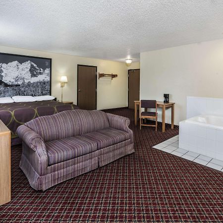 Hotel Super 8 By Wyndham Fountain Exteriér fotografie